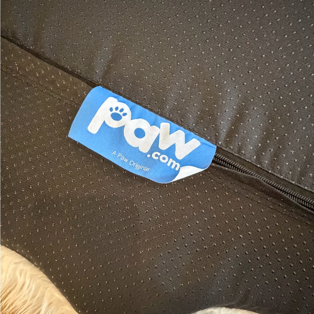 PupRug by Paw.com® Faux Fur Orthopedic Dog Bed - Curve Polar White - Picture 5 of 5